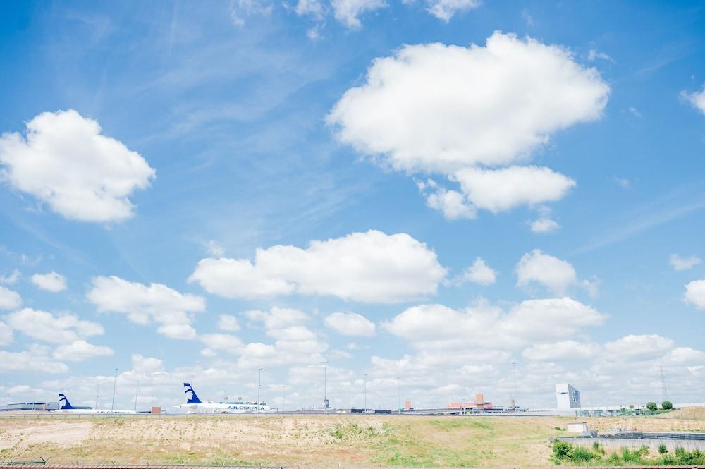 Dc Hotel Charleroi Airport Dış mekan fotoğraf
